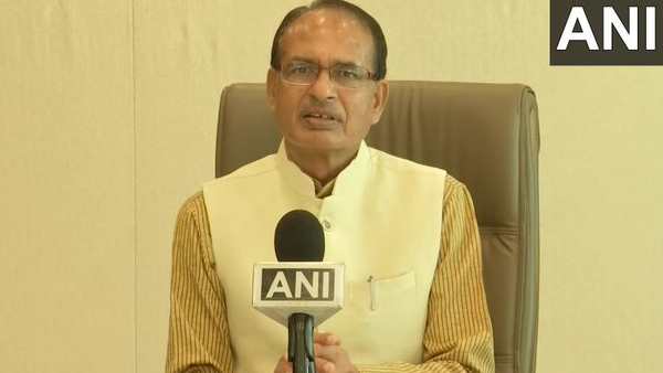  स्वास्थ्य मंत्री के ना होने से उठ रहे थे सवाल