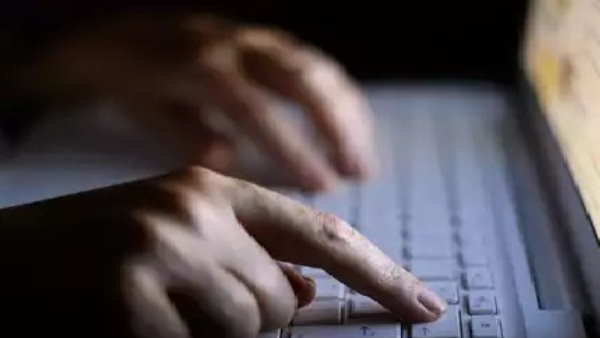 किसी छात्रा के परिजन ने शेयर किया वीडियो