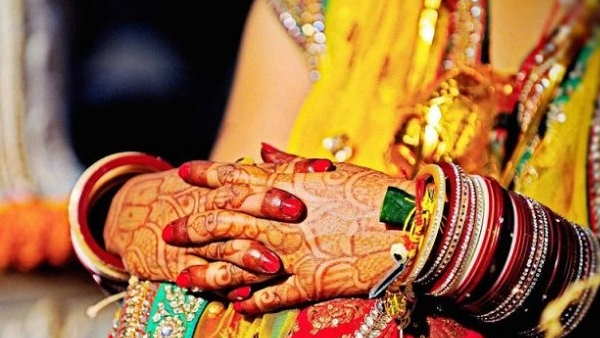 दोनों पत्नियों को रखता था साथ