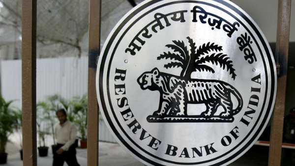 Supreme Court reject PIL, asks RBI to examine if banks are passing loan moratorium benefits Supreme Court reject PIL, asks RBI to examine if banks are passing loan moratorium benefits