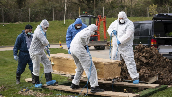 मौते कर रही है नर्स और डॉक्टरों को परेशान