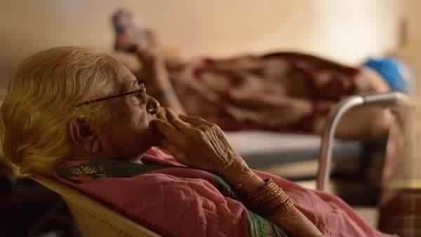 बुजुर्ग हमारे जीवन का एक अंग हैं