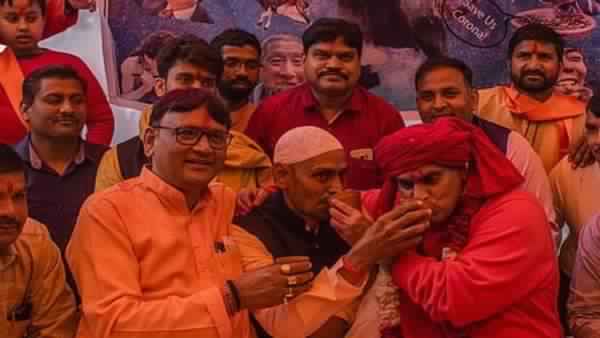 कोरोना, कट्टरता और पूर्वाग्रह का काकटेल 