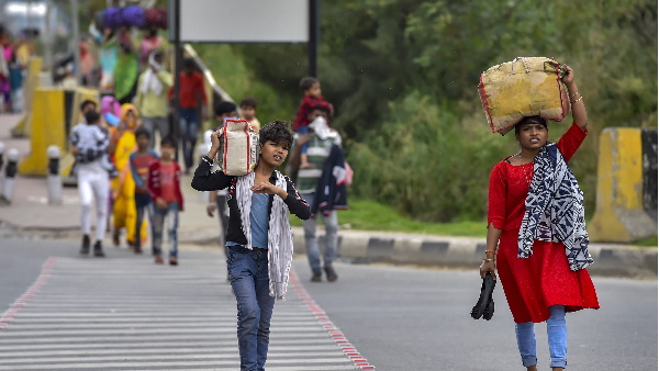 सोशल डिस्टेंसिंग के नियमों का पालन करना होगा सोशल डिस्टेंसिंग के नियमों का पालन करना होगा