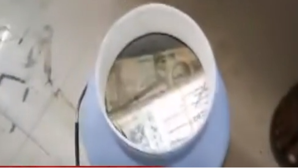  लक्ष्मीगंज के रहने वाले हैं युवक