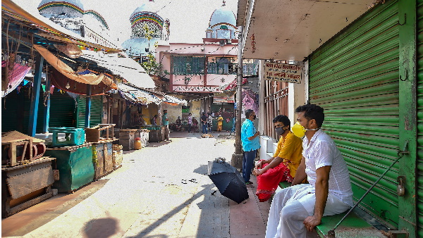 पूरे देश में सार्वजनिक स्थलों पर थूकना मना 