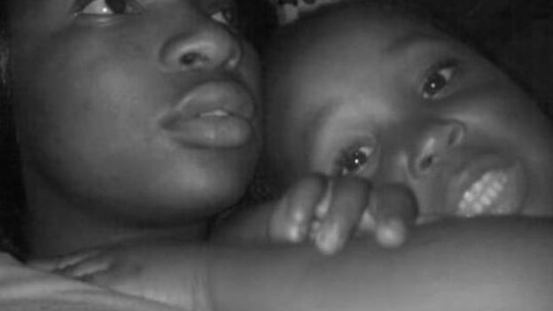 मसीबी अपनी बेटी के साथ