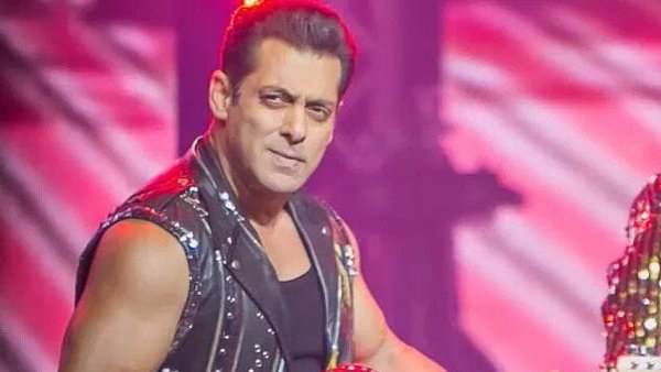 सेल्फ आइसोलेशन में हैं सलमान खान सेल्फ आइसोलेशन में हैं सलमान खान