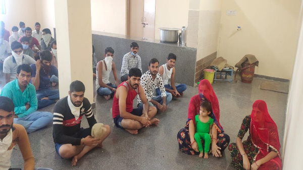 बच्चे व महिलाएं भी शामिल बच्चे व महिलाएं भी शामिल