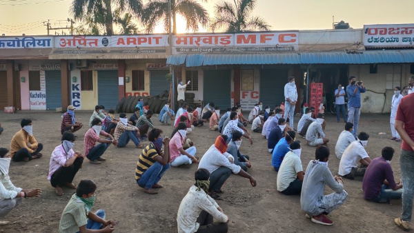 घर वापसी की लगाई गुहार घर वापसी की लगाई गुहार