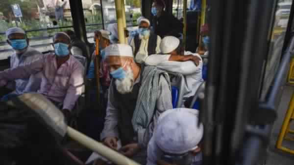 कोरोना, कट्टरता और पूर्वाग्रह का काकटेल 