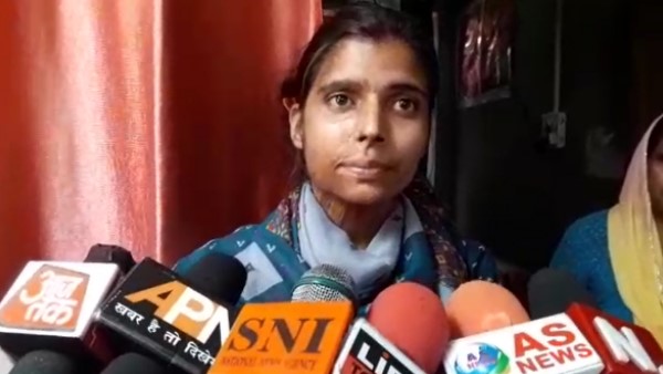 पानी भी नहीं पी पा रहे जीते के पिता पानी भी नहीं पी पा रहे जीते के पिता