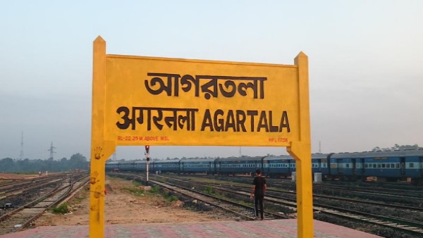  रेलवे पुलिस कर रही मदद