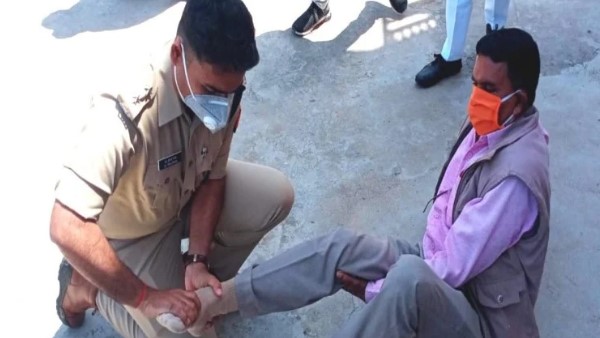 एमबीबीएस हैं आईपीएस अधिकारी