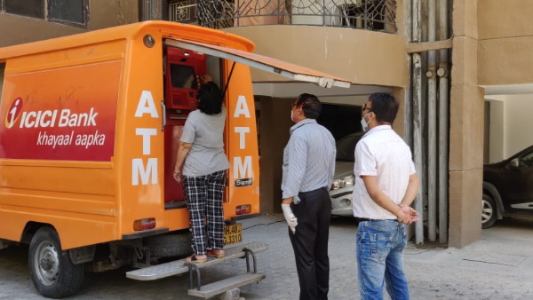 आईसीआईसीआई बैंक ने शुक्रवार को मोबाइल एटीएम वैन की शुरुआत की