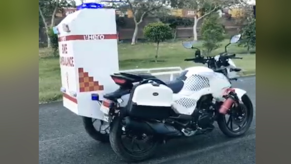 हीरो की मोटरसाइकिल में फिट है एंबुलेंस