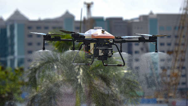 फ्रांस पुलिस के लिए जानकारी जुटाता ड्रोन 