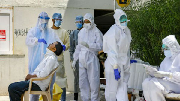 दो लाख से ज्यादा मौतें