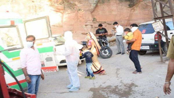 पुलिस ने पूरे क्षेत्र को कब्जे में लिया