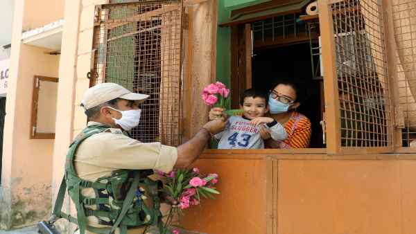 सोशल डिस्टेंसिंग ज्यादा कारगर सोशल डिस्टेंसिंग ज्यादा कारगर