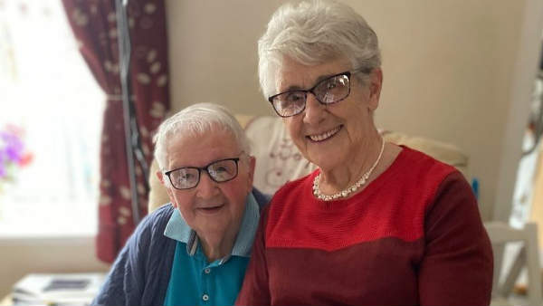 अस्‍पताल में भर्ती के बाद दोनों का कोरोना रिपोर्ट पॉजिटिव आया