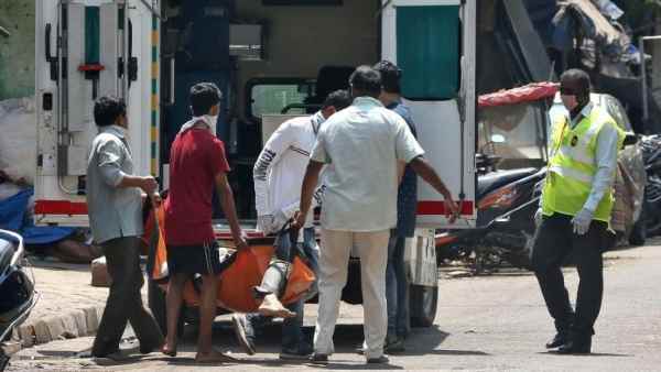 रिश्तेदार ने दी मौत की खबर