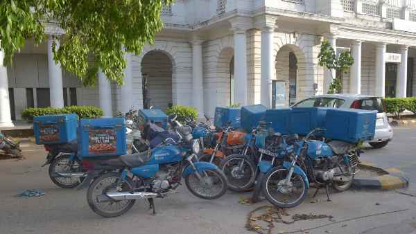 हॉटस्पॉट इलाके में क्या-क्या अनुमति नहीं है?