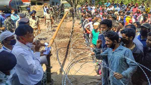 साजिश में पाकिस्तानियों के भी शामिल होने की आशंका