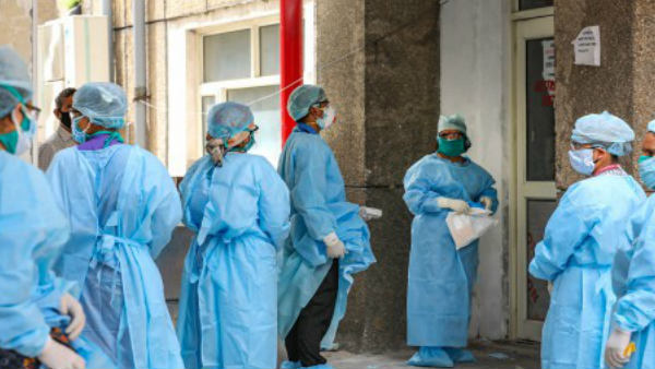 डोर-टू-डोर सर्वेक्षण करने के बाद कोविड-19 हॉटस्पॉट और ग्रीन जोन की पहचान की गई