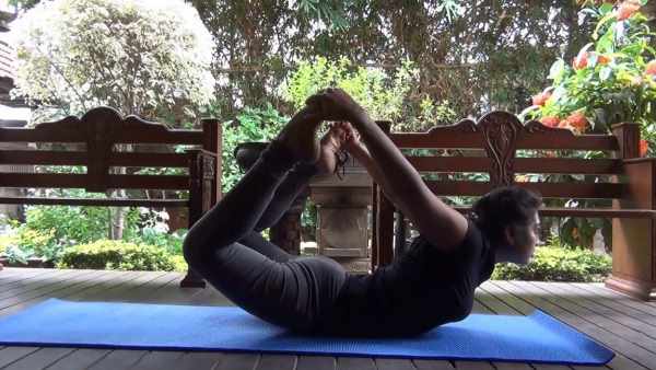 प्रतिदिन 10 ग्राम च्यवनप्राश, योगा भी करें