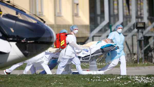 इटली में 101 साल का बुजुर्ग हुआ स्वस्थ