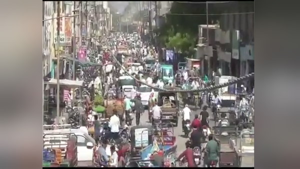 watch-video-huge-crowd-in-junagadh-city-people-ignoring-social-distancing