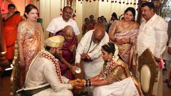 निखिल ने कन्नड़ फिल्मों में काम किया है