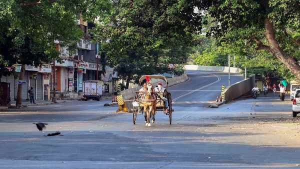 कई सवारियां पकड़ कर अपने शहर पहुंची थी