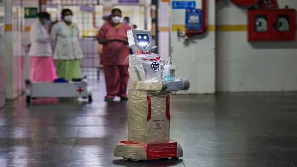 लोगों को और ज्यादा सावधान रहना होगा- जिलाधिकारी