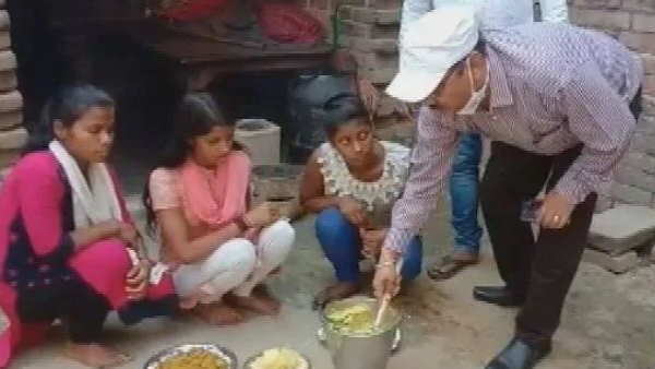 बेटियों ने पीएमओ में किया था फोन बेटियों ने पीएमओ में किया था फोन