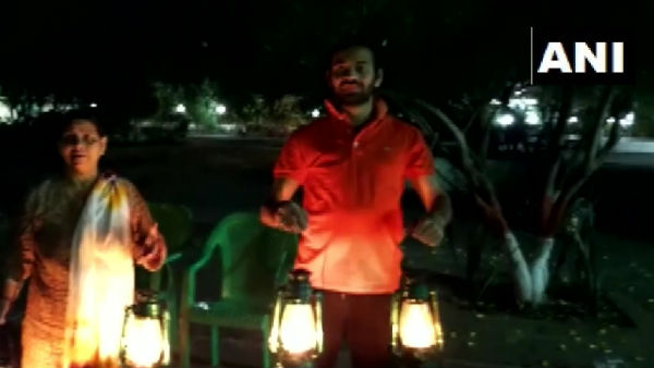 तेज प्रताप ने जलाई लालटेन