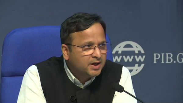 15 से 16 घंटे काम कर रहे हैं लव 