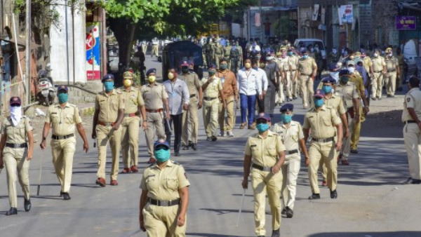 Lockdown 4 wearing mask is necessary spitting in public places will be punished Lockdown 4 wearing mask is necessary spitting in public places will be punished