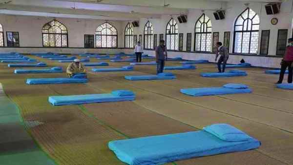 मस्जिद में मरीजों के लिए हर सुविधा का दावा