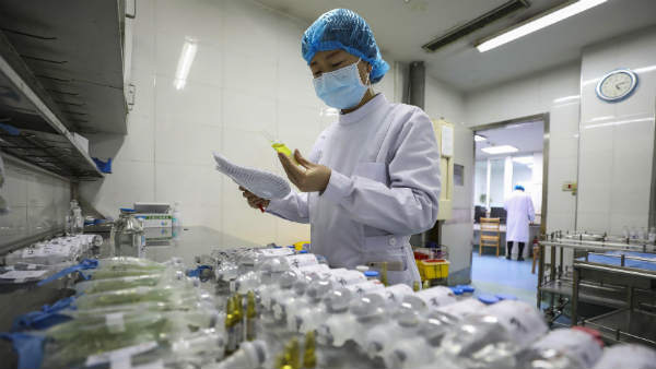 चीन पर निर्भरता को कम करने की कोशिशें 