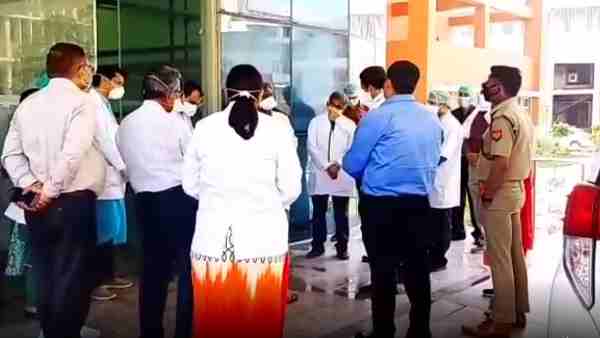 nine coronavirus positive patient discharge from hospital in meerut nine coronavirus positive patient discharge from hospital in meerut