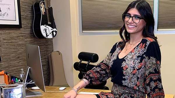 एडल्ट इंडस्ट्री छोड़ने के बाद से सुर्खियों में मिया खलीफा एडल्ट इंडस्ट्री छोड़ने के बाद से सुर्खियों में मिया खलीफा