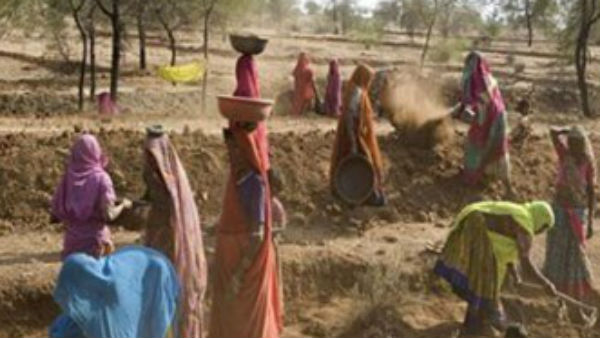 Lockdown 2: मनरेगा और कंस्ट्रक्शन वर्क को भी इजाजत Lockdown 2: मनरेगा और कंस्ट्रक्शन वर्क को भी इजाजत