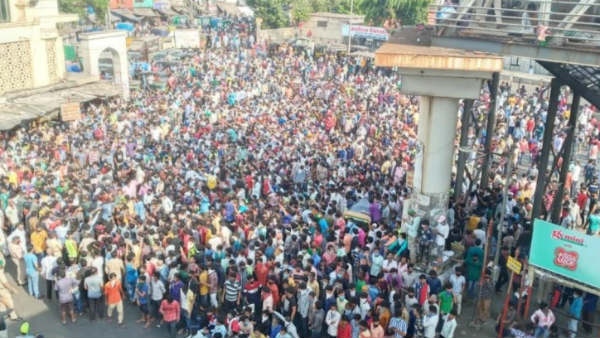 महाराष्ट्र:ट्रेन चलने की खबर दिखाने वाला TV पत्रकार अरेस्ट महाराष्ट्र:ट्रेन चलने की खबर दिखाने वाला TV पत्रकार अरेस्ट