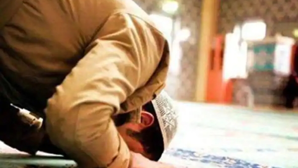 पांच नवाज को आवश्यक बताया पांच नवाज को आवश्यक बताया