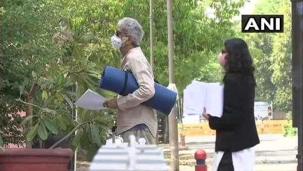 Elgar Parishad case: Anand Teltumbde surrendered, sent on NIA remand Elgar Parishad case: Anand Teltumbde surrendered, sent on NIA remand