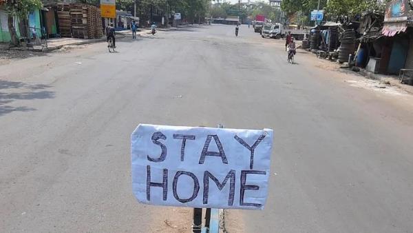 यूपी में तेजी से फैल रहा कोरोना का संक्रमण यूपी में तेजी से फैल रहा कोरोना का संक्रमण