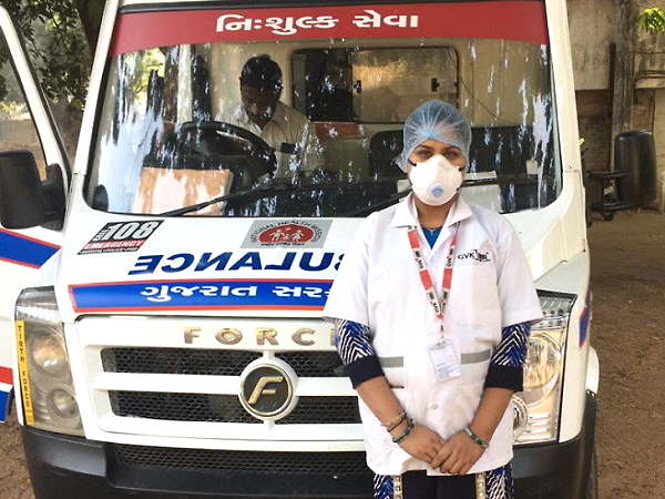 बिना छुट्टी लिए ड्यूटी कर रही 6 माह की गर्भवती