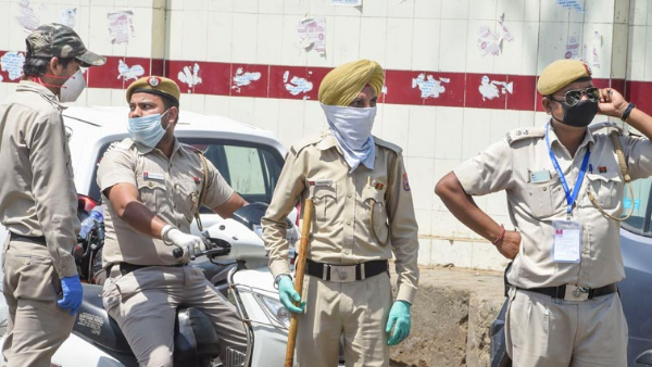 पंजाब पुलिस ने पांच लोगों को किया अरेस्ट